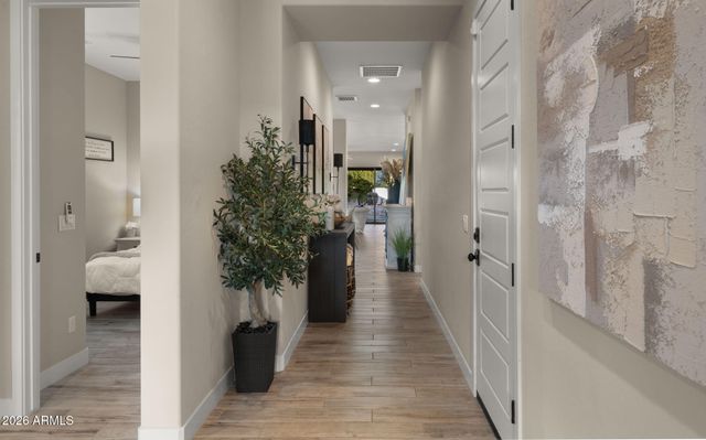 851 E DEER CREEK Road, Phoenix, AZ 85048