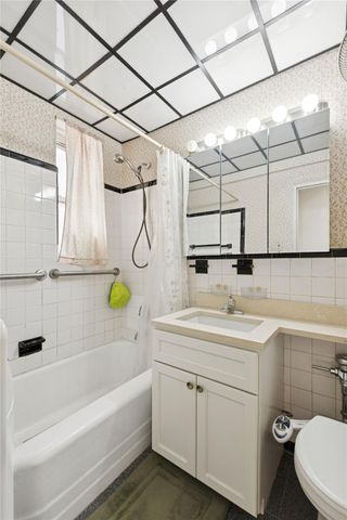 8337 Saint James Avenue 4D, Elmhurst, NY 11373