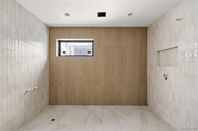 1368 Bennaville Avenue, Birmingham, MI 48009