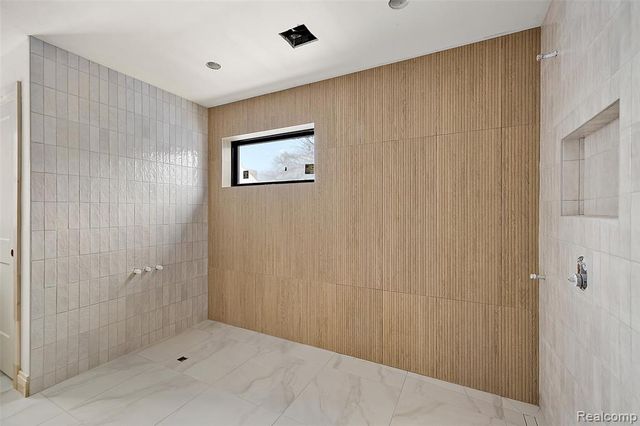 1368 Bennaville Avenue, Birmingham, MI 48009