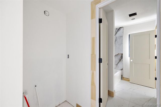 1368 Bennaville Avenue, Birmingham, MI 48009