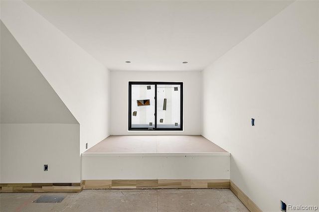 1368 Bennaville Avenue, Birmingham, MI 48009