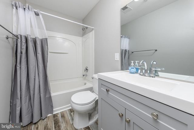 117 LIONHEART LN, West Deptford, NJ 08086