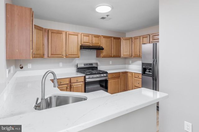 117 LIONHEART LN, West Deptford, NJ 08086