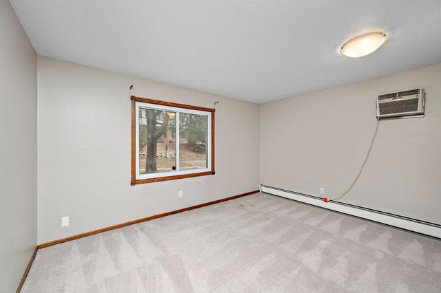 10630 Rockford Road 109, Plymouth, MN 55442