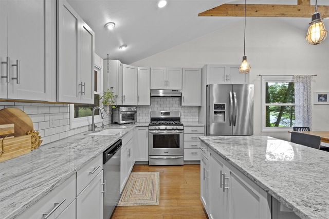 540 PINEHURST AVENUE, Green Bay, WI 54302