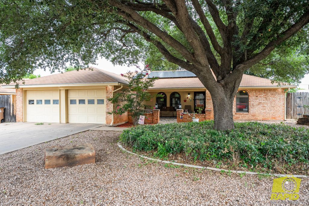 Image 1 of property listing at 6 Dellwood Drive, San Angelo, TX 76903