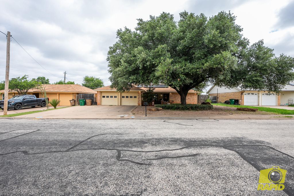 Image 2 of property listing at 6 Dellwood Drive, San Angelo, TX 76903