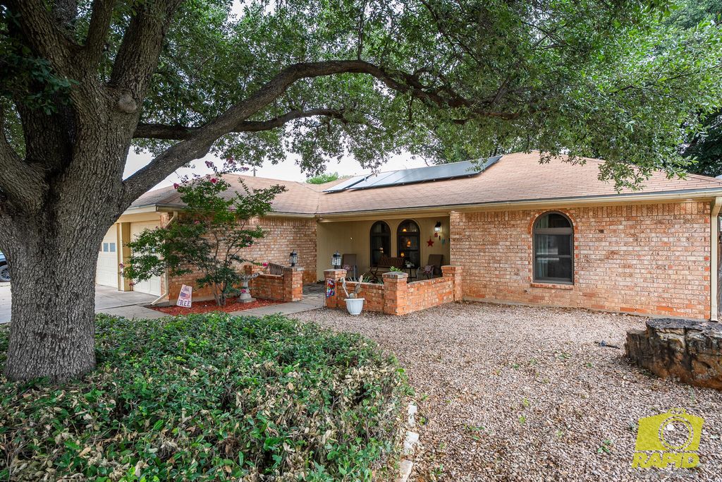 Image 5 of property listing at 6 Dellwood Drive, San Angelo, TX 76903