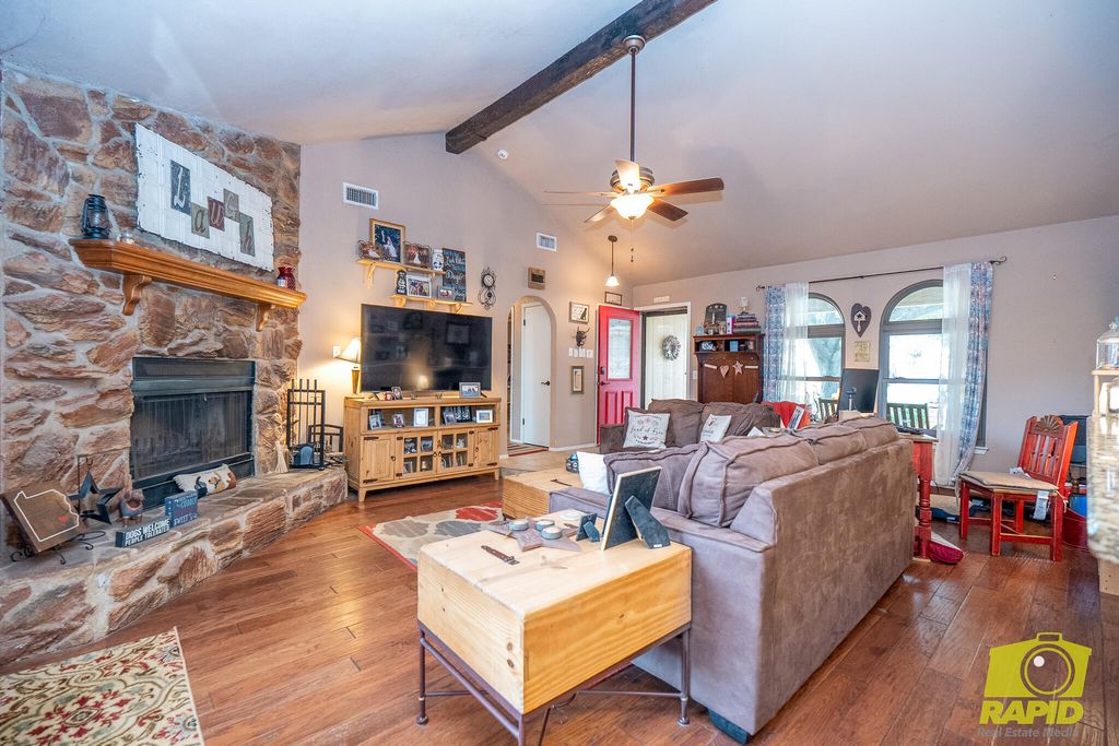 Image 8 of property listing at 6 Dellwood Drive, San Angelo, TX 76903