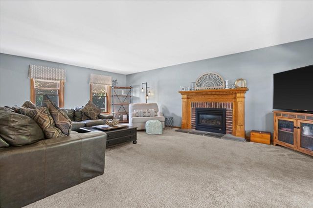 1237 Cavalier DRIVE, Waukesha, WI 53186