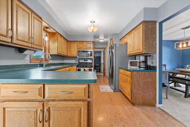 1237 Cavalier DRIVE, Waukesha, WI 53186