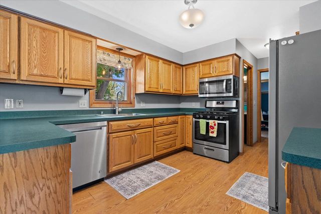 1237 Cavalier DRIVE, Waukesha, WI 53186