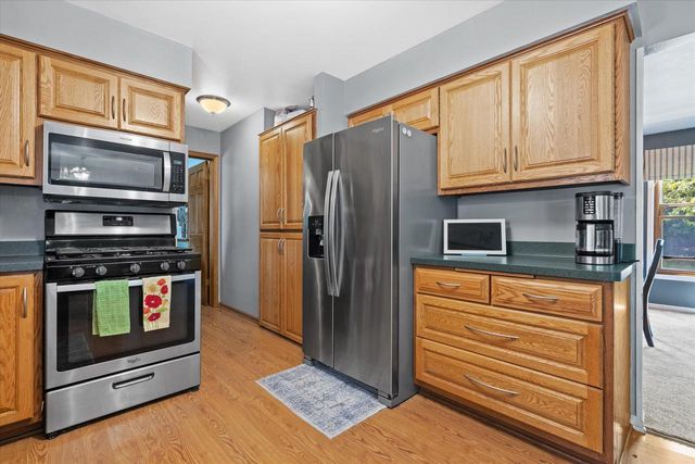 1237 Cavalier DRIVE, Waukesha, WI 53186