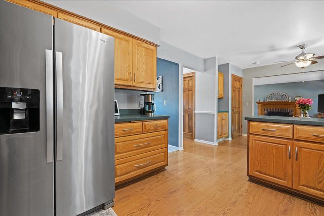 1237 Cavalier DRIVE, Waukesha, WI 53186