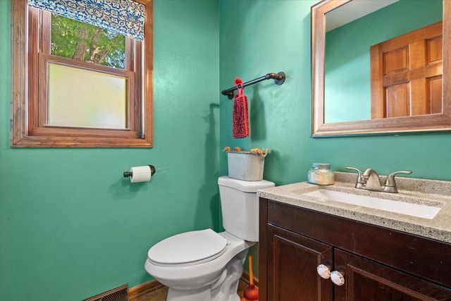1237 Cavalier DRIVE, Waukesha, WI 53186