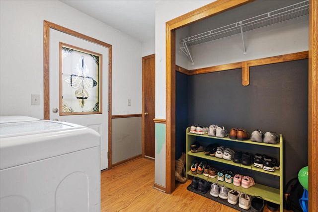 1237 Cavalier DRIVE, Waukesha, WI 53186