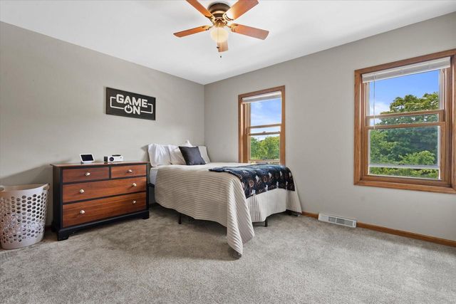 1237 Cavalier DRIVE, Waukesha, WI 53186