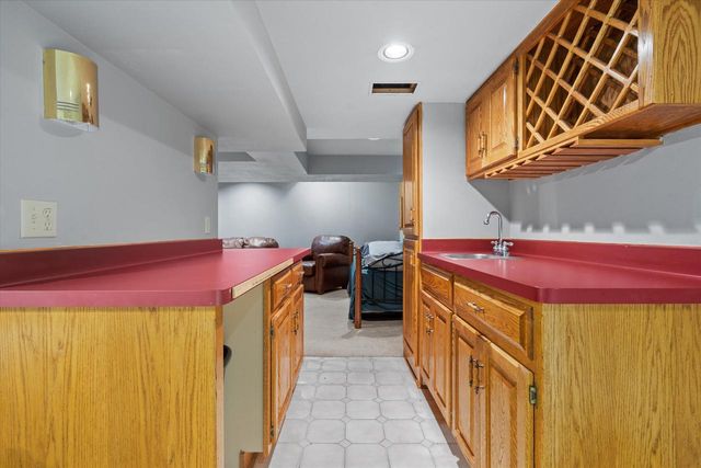 1237 Cavalier DRIVE, Waukesha, WI 53186