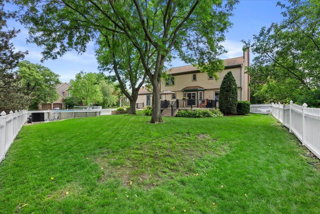 1237 Cavalier DRIVE, Waukesha, WI 53186