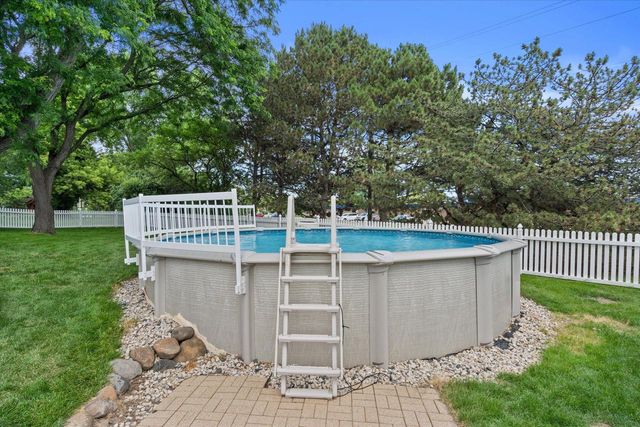 1237 Cavalier DRIVE, Waukesha, WI 53186