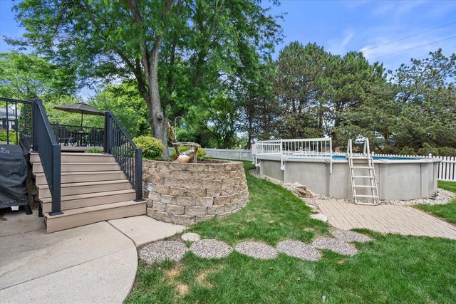 1237 Cavalier DRIVE, Waukesha, WI 53186