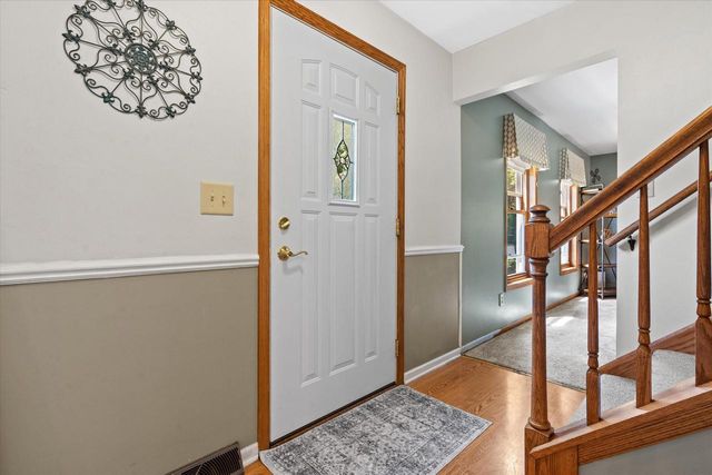 1237 Cavalier DRIVE, Waukesha, WI 53186