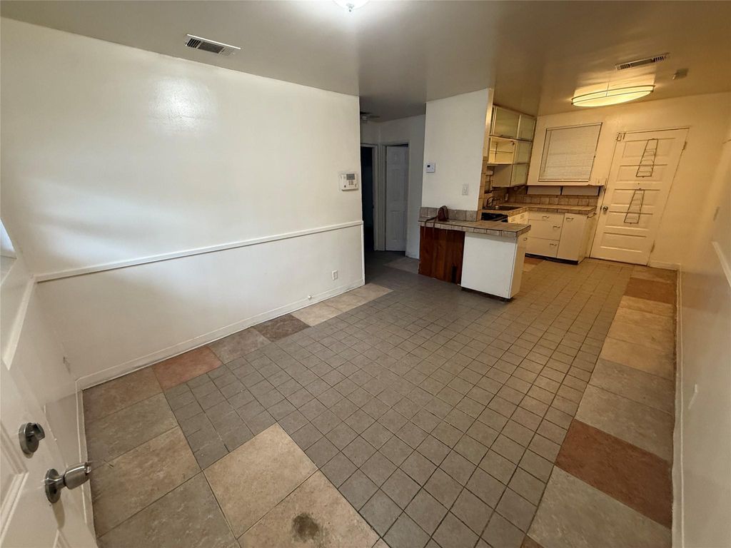 2921 E 12th ST E, Austin, TX 78702