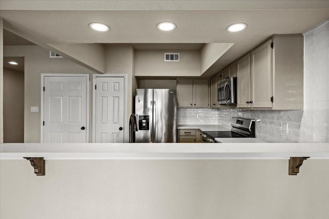 154 April Point Drive S, Conroe, TX 77356