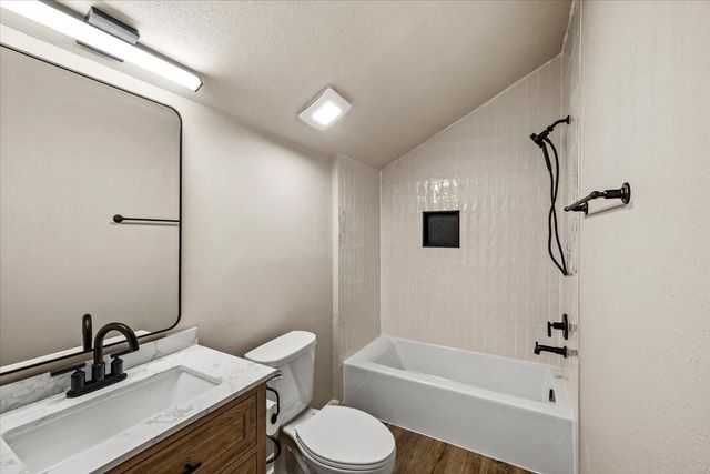 154 April Point Drive S, Conroe, TX 77356
