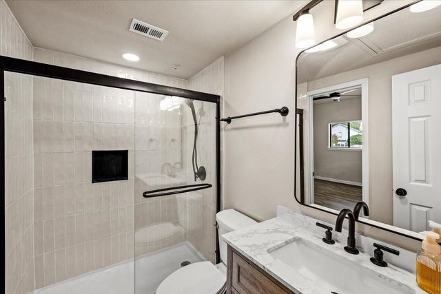 154 April Point Drive S, Conroe, TX 77356