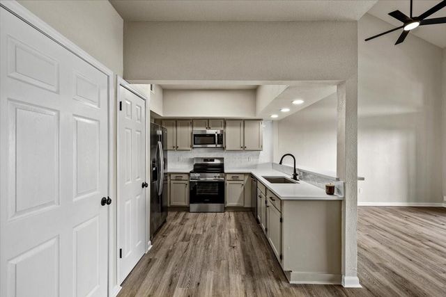 154 April Point Drive S, Conroe, TX 77356