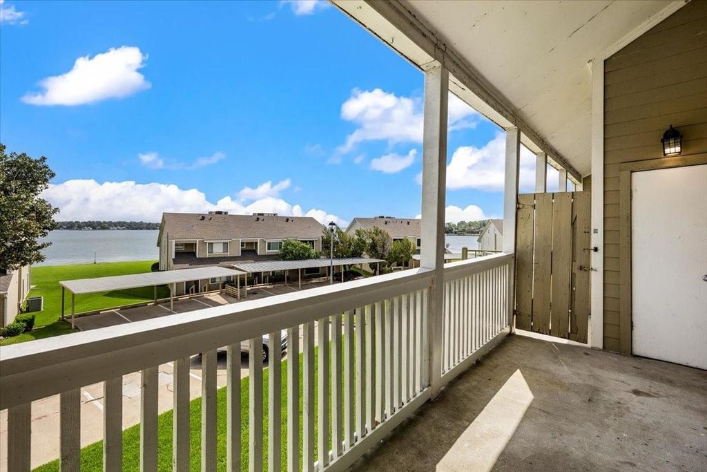 154 April Point Drive S, Conroe, TX 77356