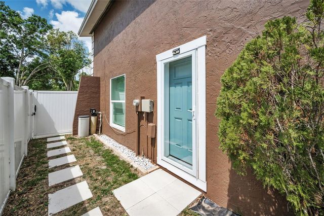 613 VALLEY HILL DRIVE, Brandon, FL 33510