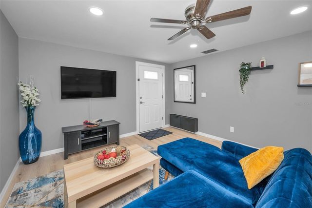 613 VALLEY HILL DRIVE, Brandon, FL 33510