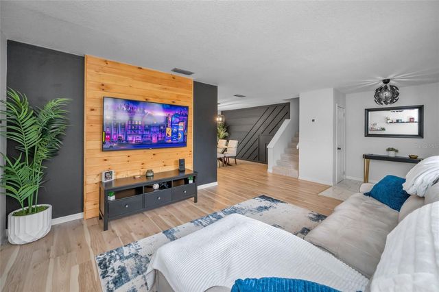 613 VALLEY HILL DRIVE, Brandon, FL 33510