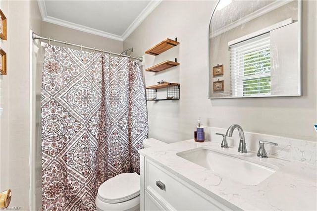 145 W Lake Road, Eden, NC 27288