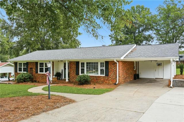145 W Lake Road, Eden, NC 27288