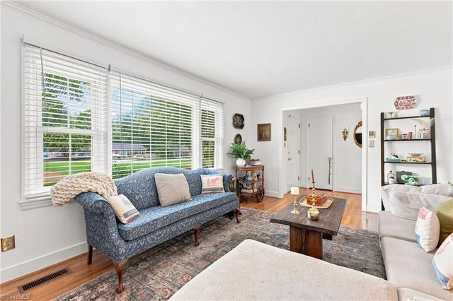 145 W Lake Road, Eden, NC 27288
