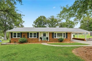 145 W Lake Road, Eden, NC 27288