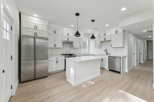 47 Brackett 3, Boston, MA 02135