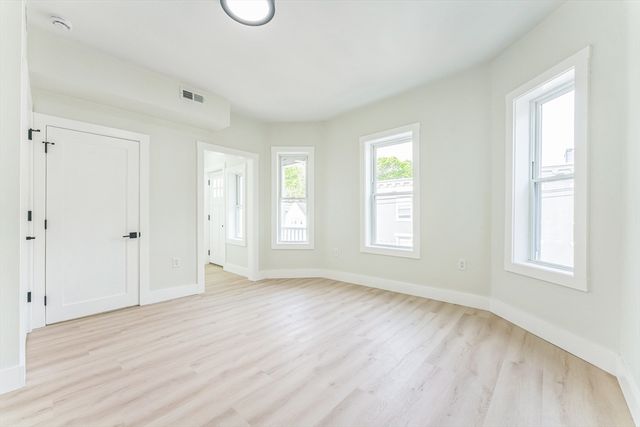 47 Brackett 3, Boston, MA 02135