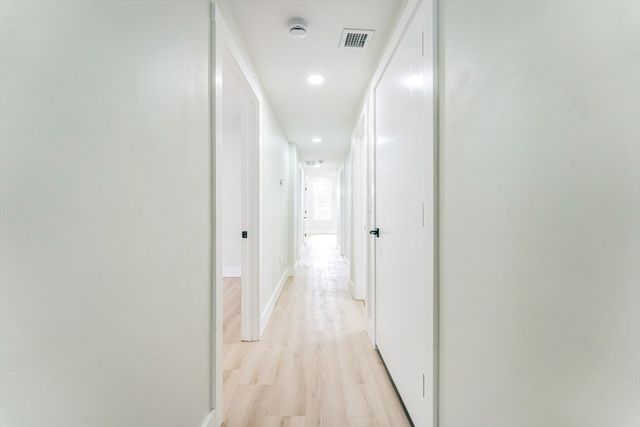 47 Brackett 3, Boston, MA 02135