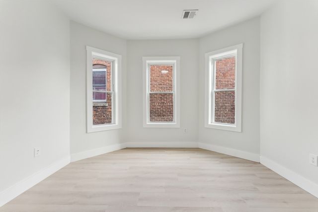 47 Brackett 3, Boston, MA 02135