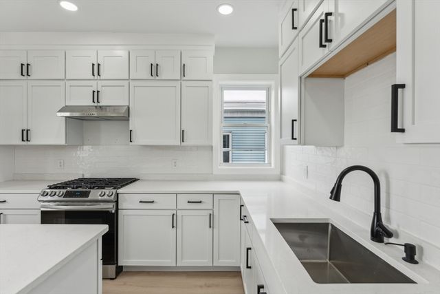 47 Brackett 3, Boston, MA 02135