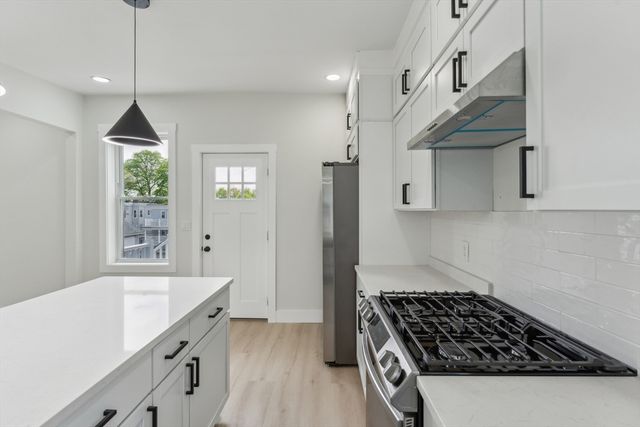 47 Brackett 3, Boston, MA 02135