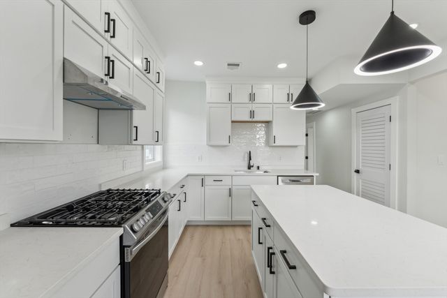 47 Brackett 3, Boston, MA 02135