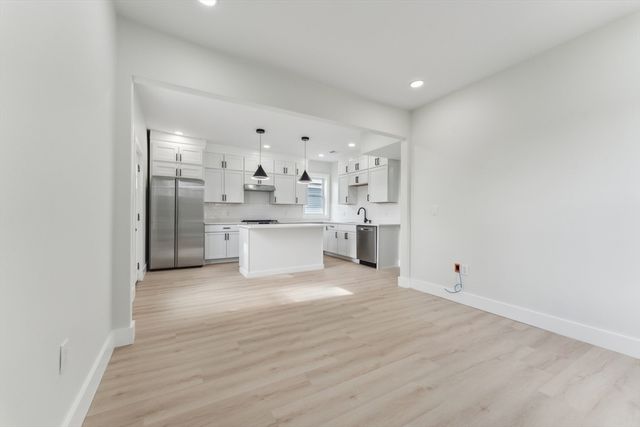 47 Brackett 3, Boston, MA 02135