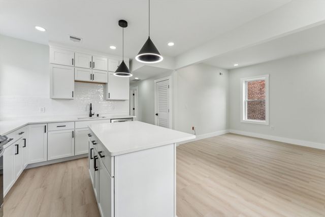 47 Brackett 3, Boston, MA 02135