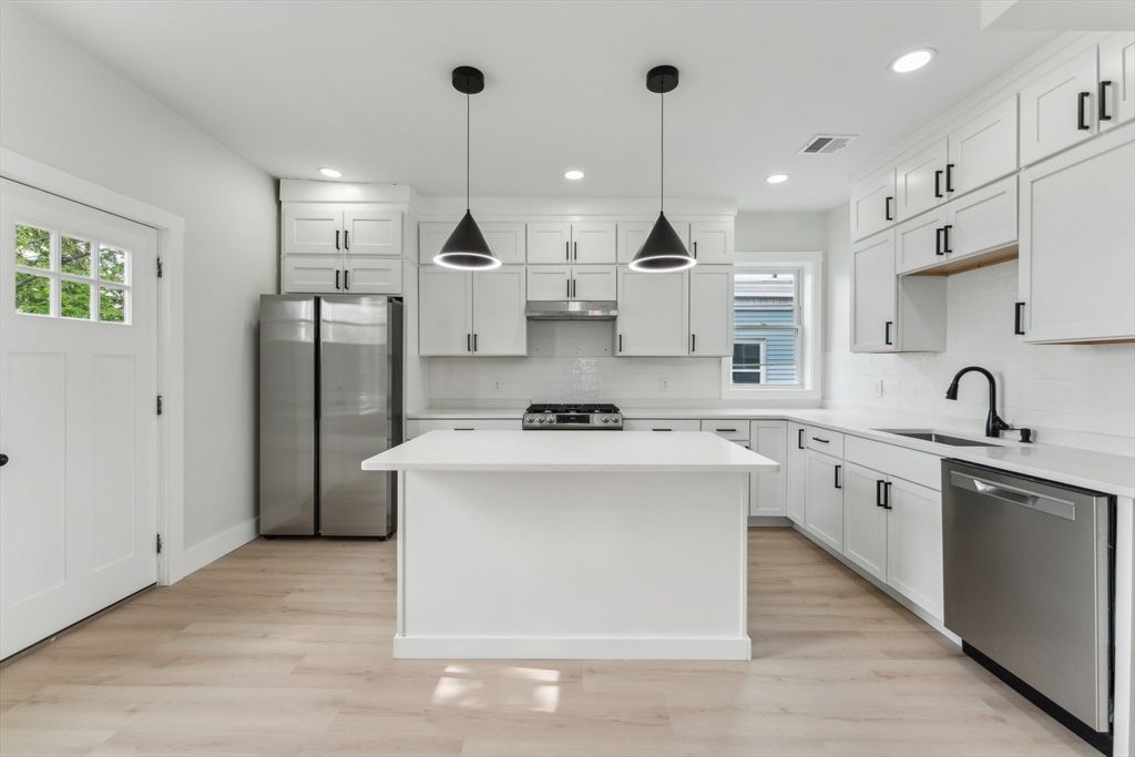 47 Brackett 3, Boston, MA 02135